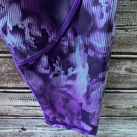 Athleta Women's Rainier‎ Leggings Size M Purple Printed Pull-On Logo - Picture 3 of 9